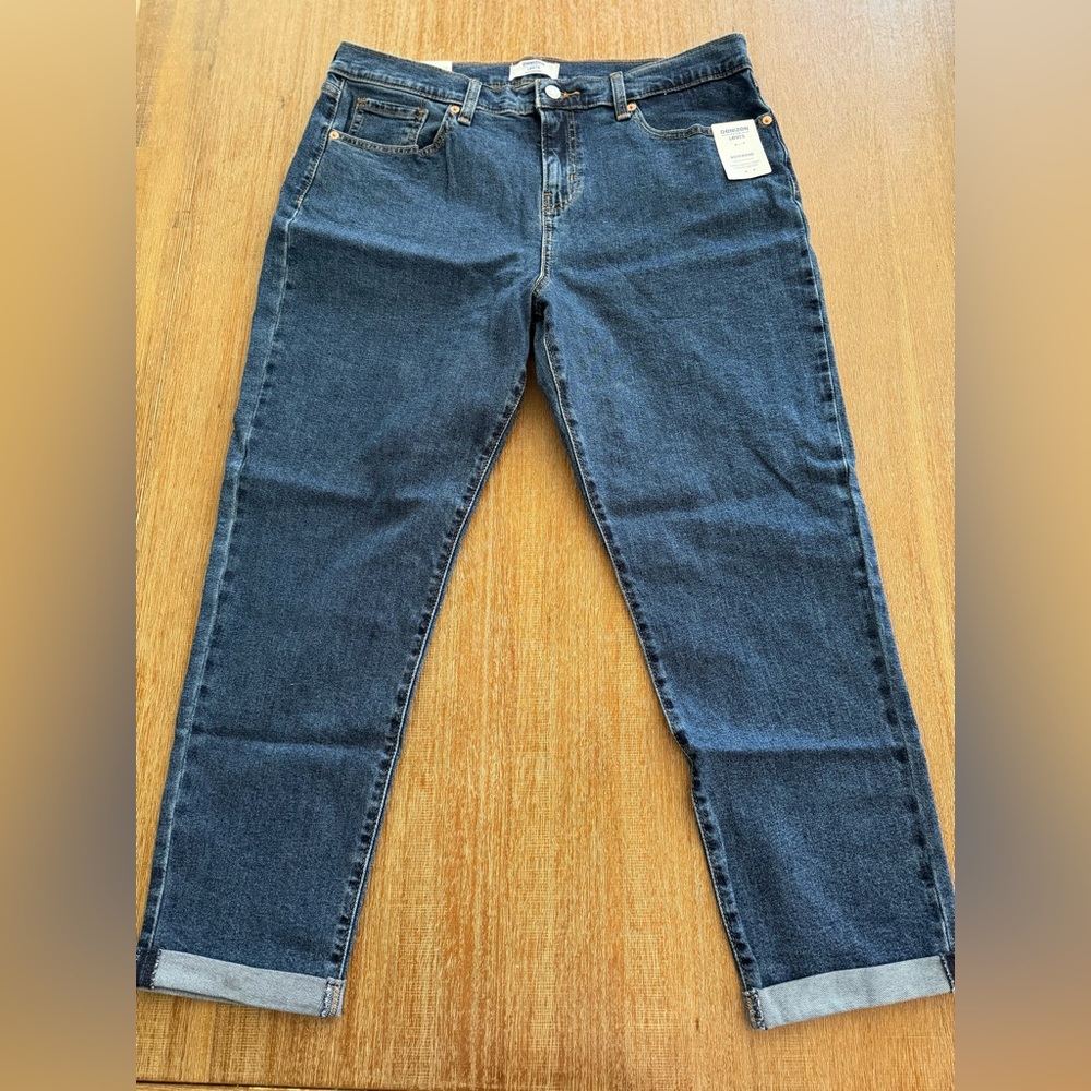 DENIZEN from Levi's Women's Mid-Rise Cropped Boyfriend Jeans - Splish Splash - Picture 5 of 5